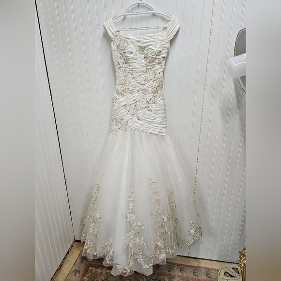 Dere Kiang Wedding Dress Ivory With Pink Roses Small - Picture 1 of 8